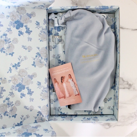 Stanley x LoveShackFancy Everblooming Rosettes 40 oz Tumbler - Picture 8 of 11